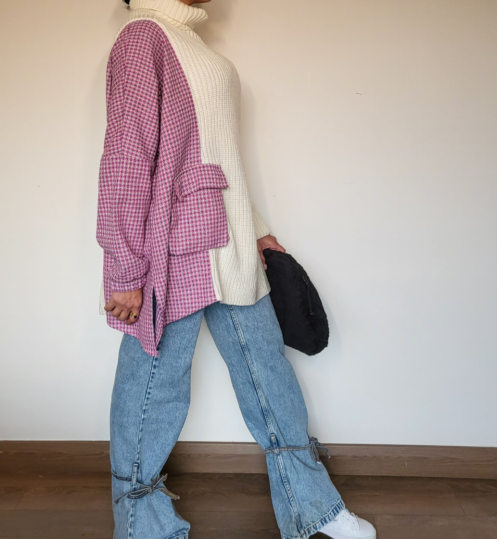 Tweed turtle neck pullover in white