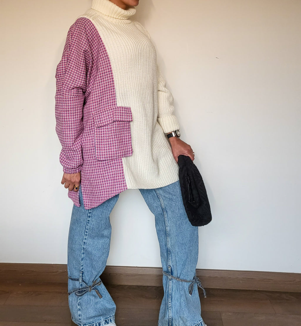 Tweed turtle neck pullover in white